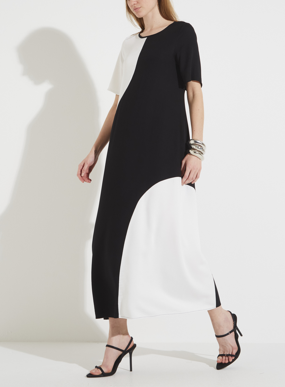 VESTIDO FORUM P PRETO/OFF SHELL
