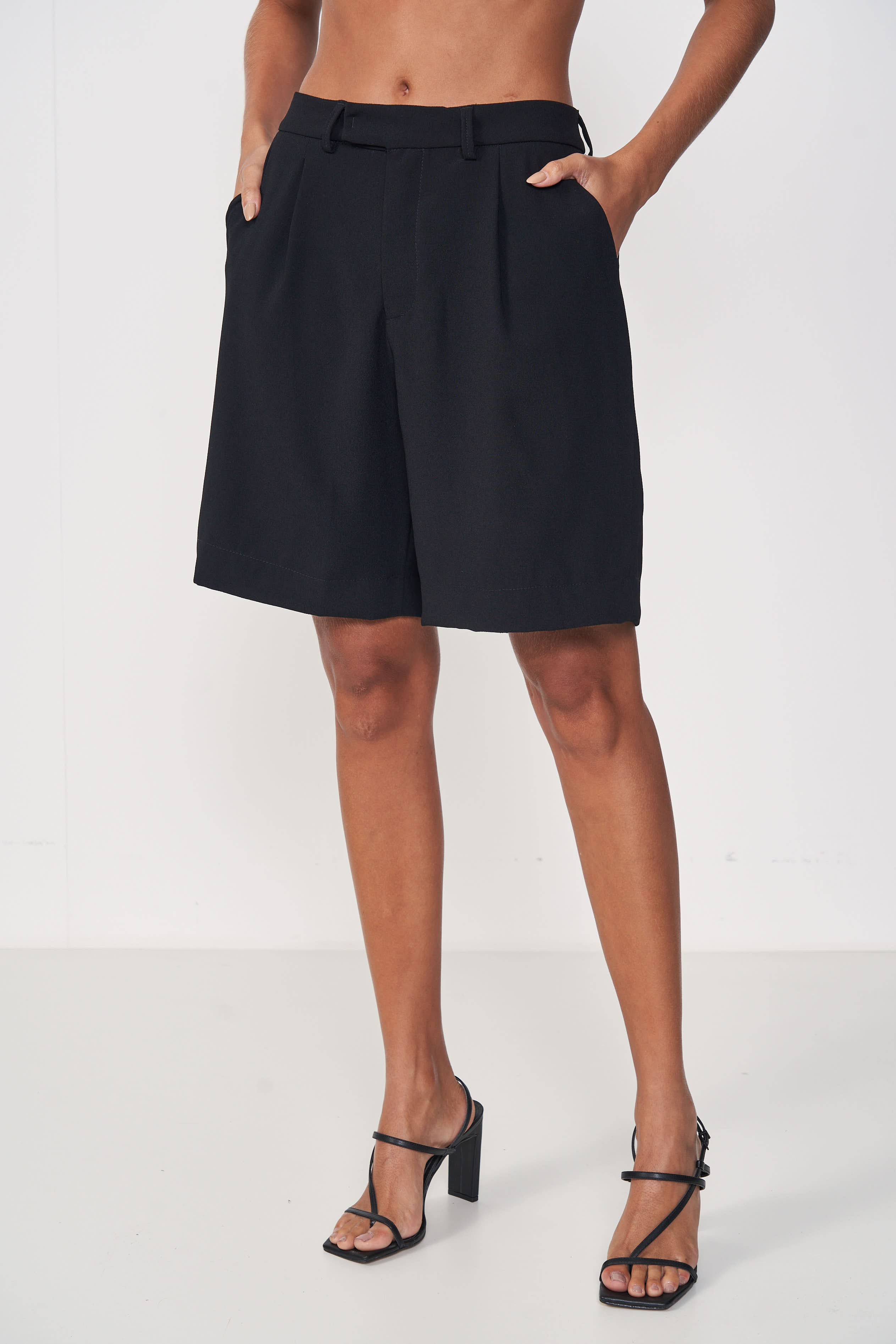 BERMUDA COLCCI 34 PRETO