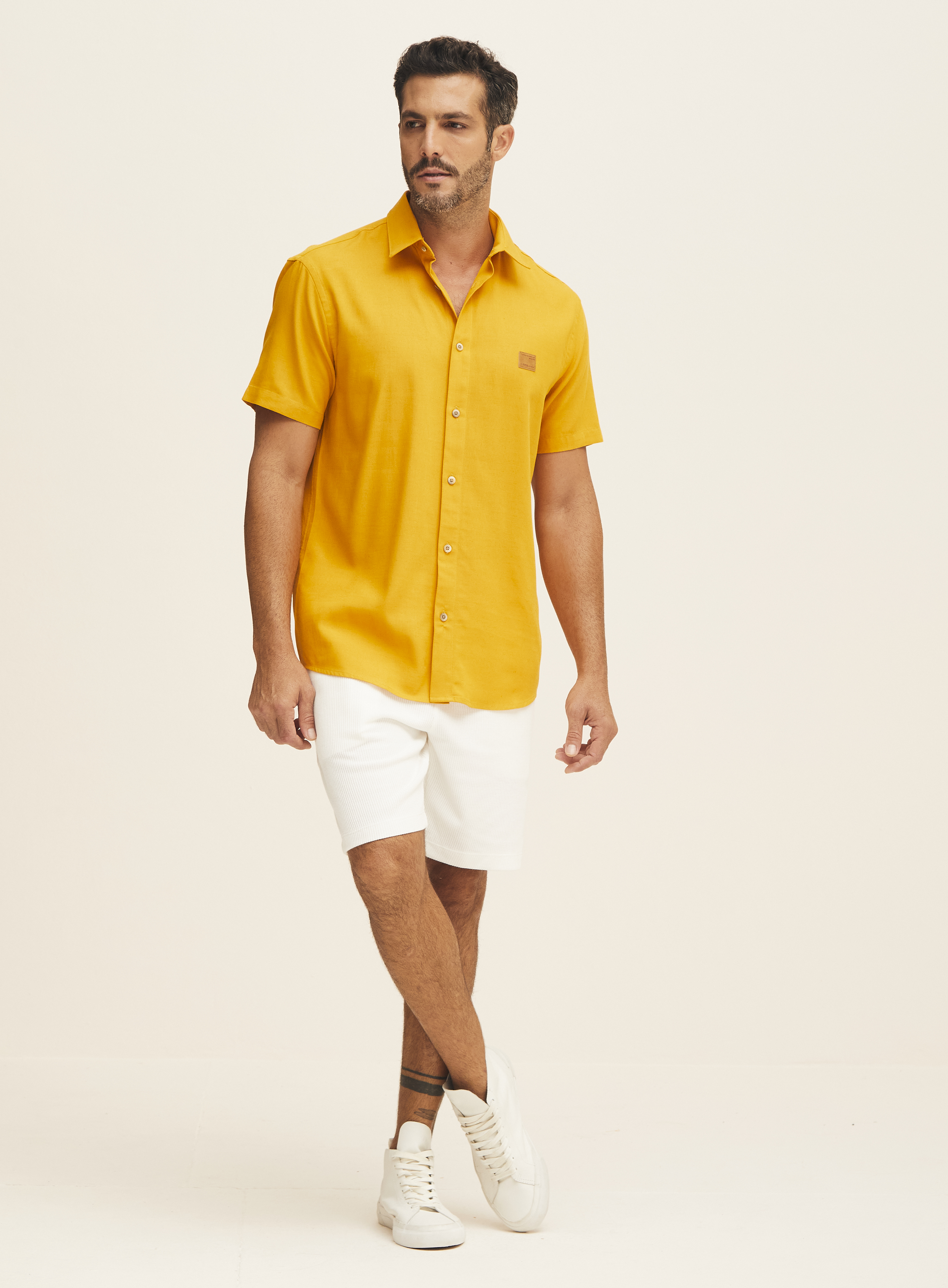 CAMISA  LINHO RELAX P AMARELO LUCKY COIN