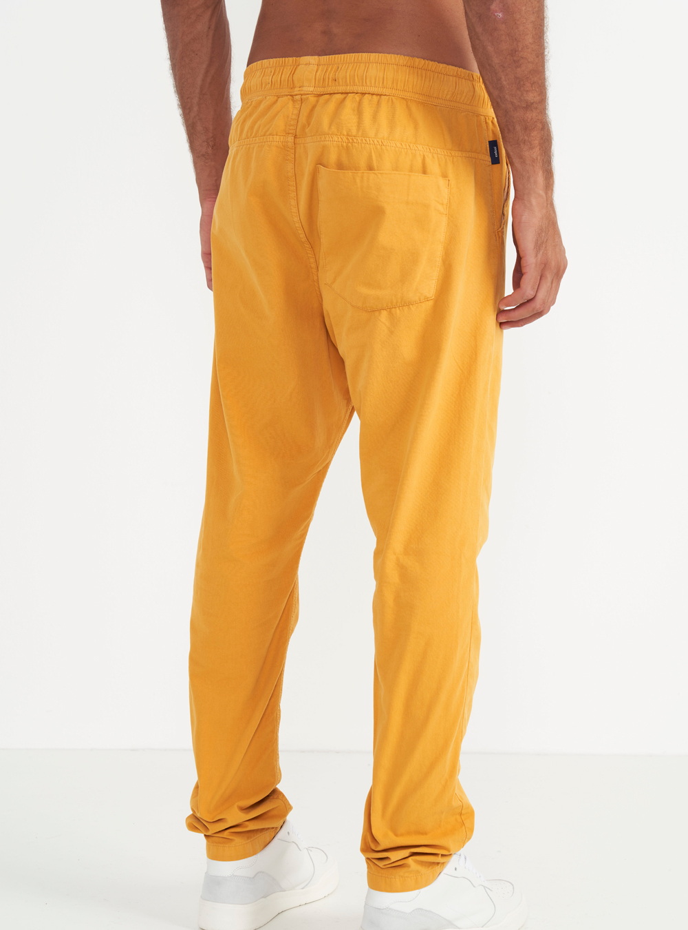 CALÇA SARJA RELAX P AMARELO OCHRE