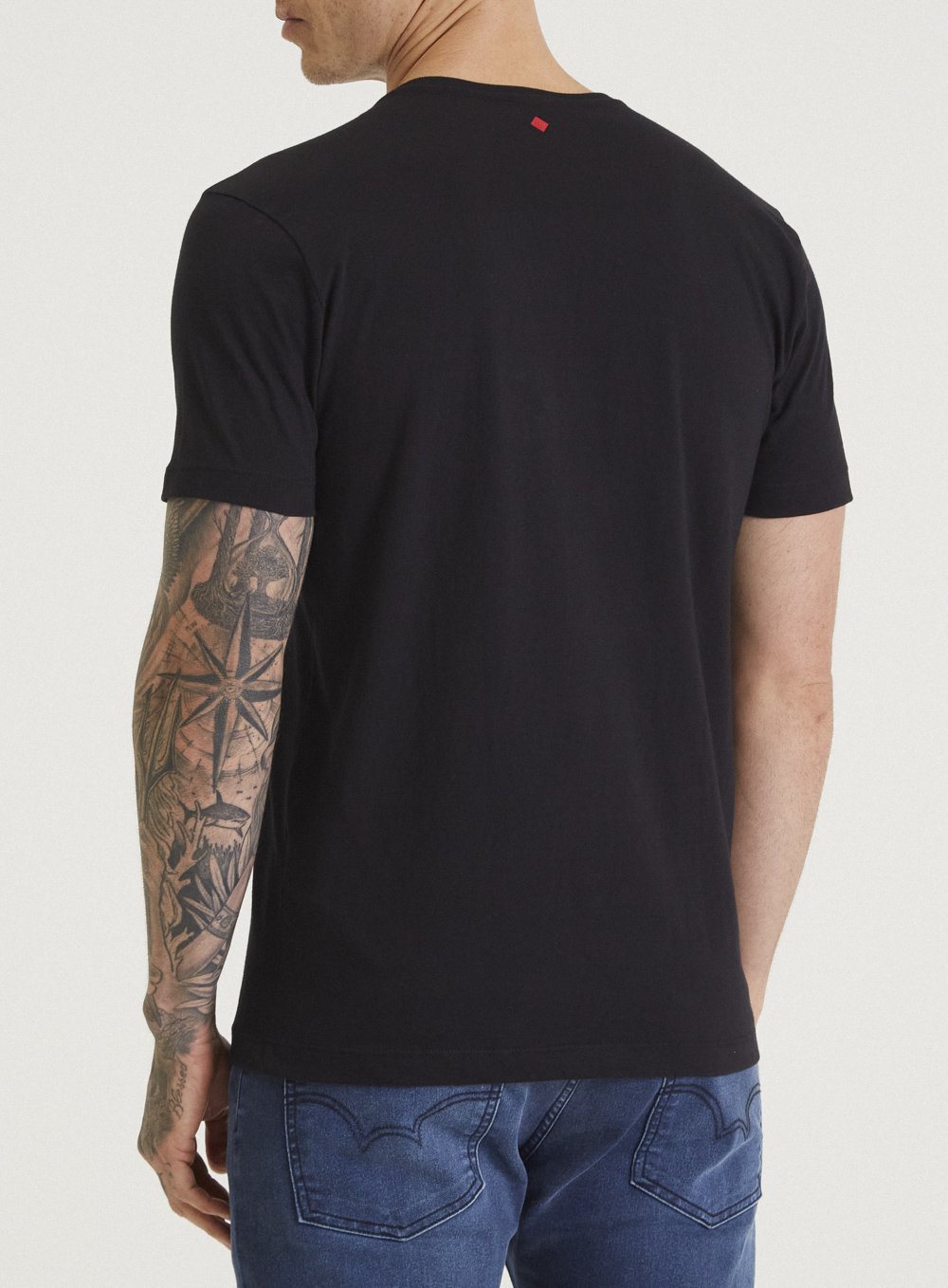 CAMISETA FORUM M PRETO