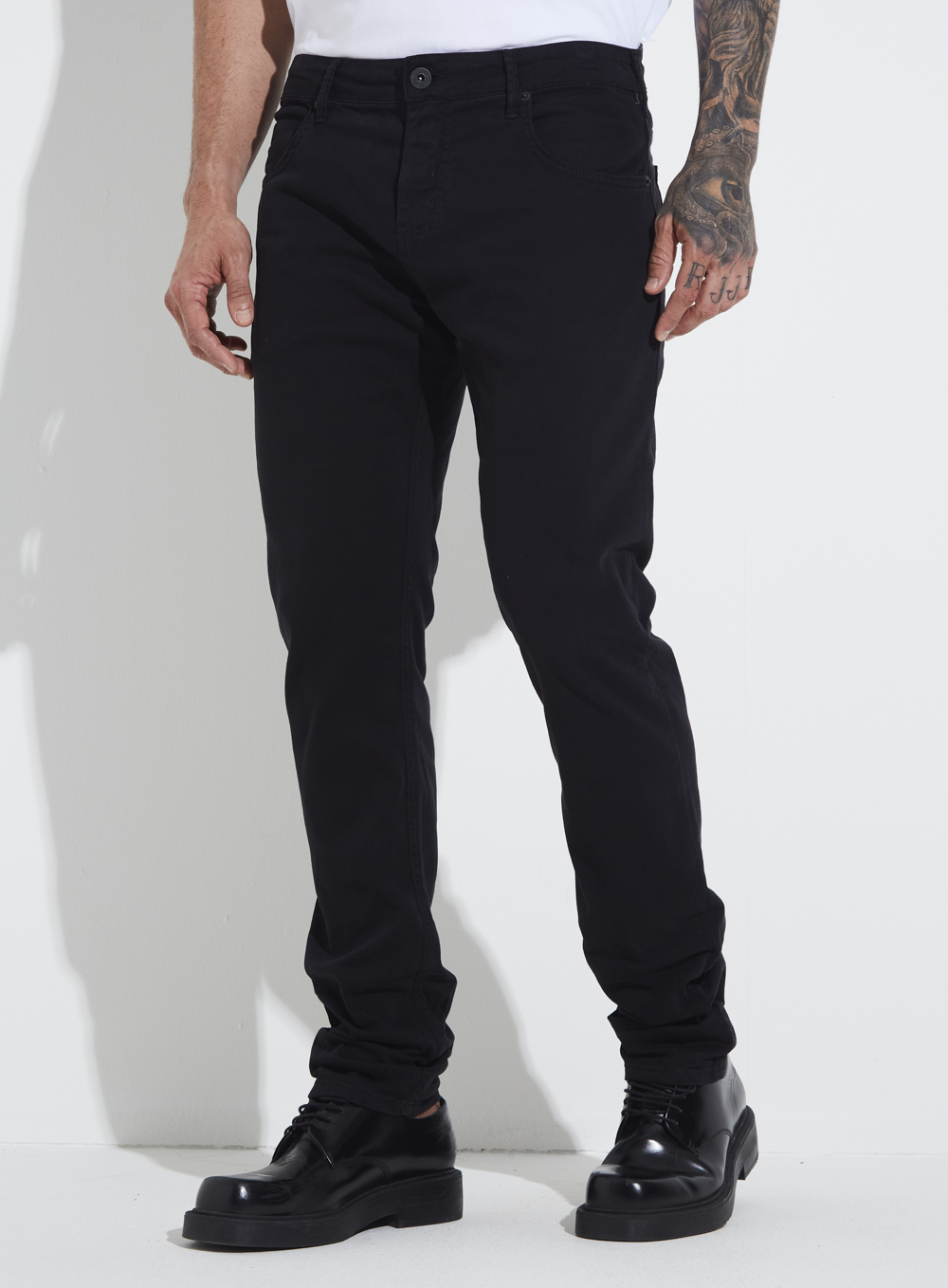 CALÇA SARJA IGOR SKINNY 42 PRETO