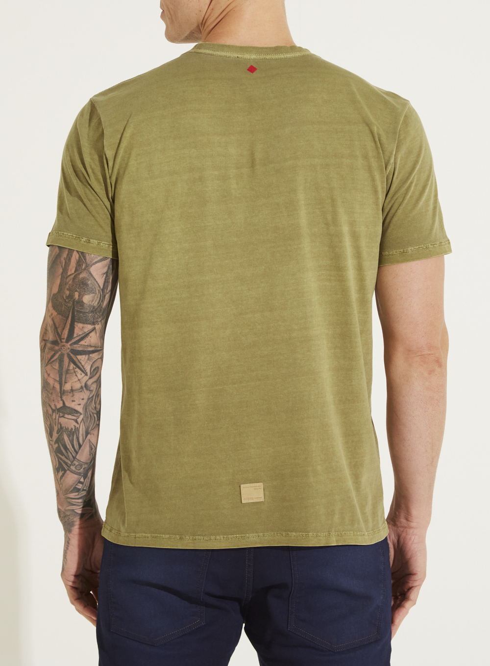 CAMISETA FORUM M MARROM NOZES