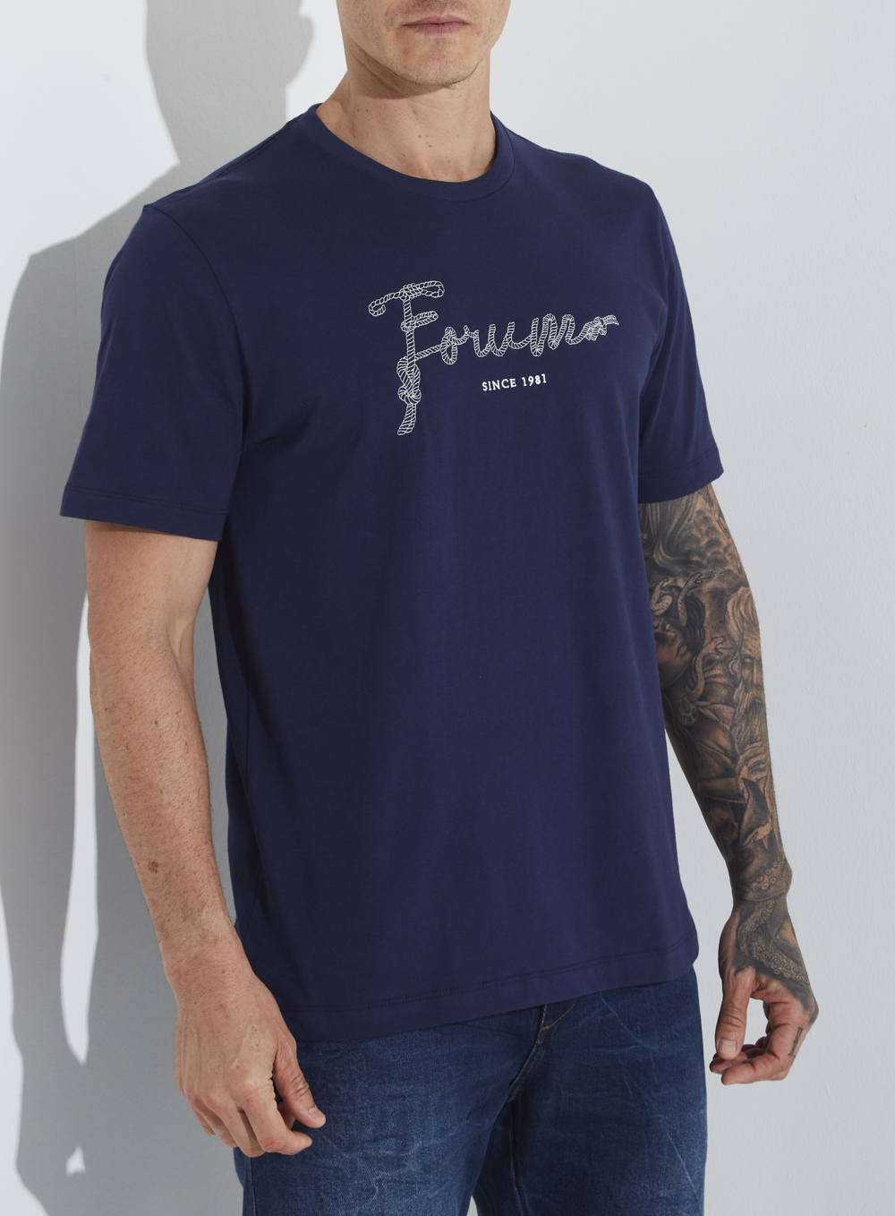 CAMISETA BORDADA M AZUL DARKNESS