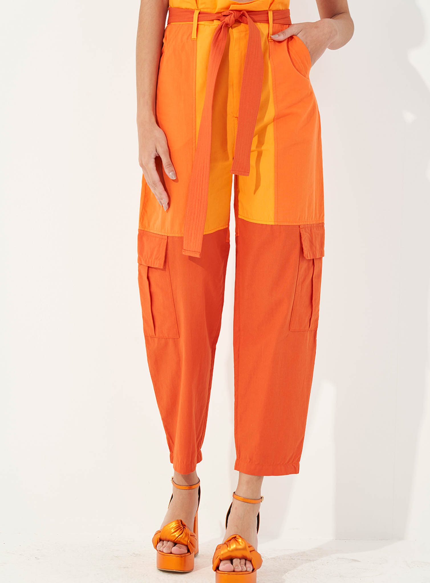CALÇA COLCCI 40 LARANJA