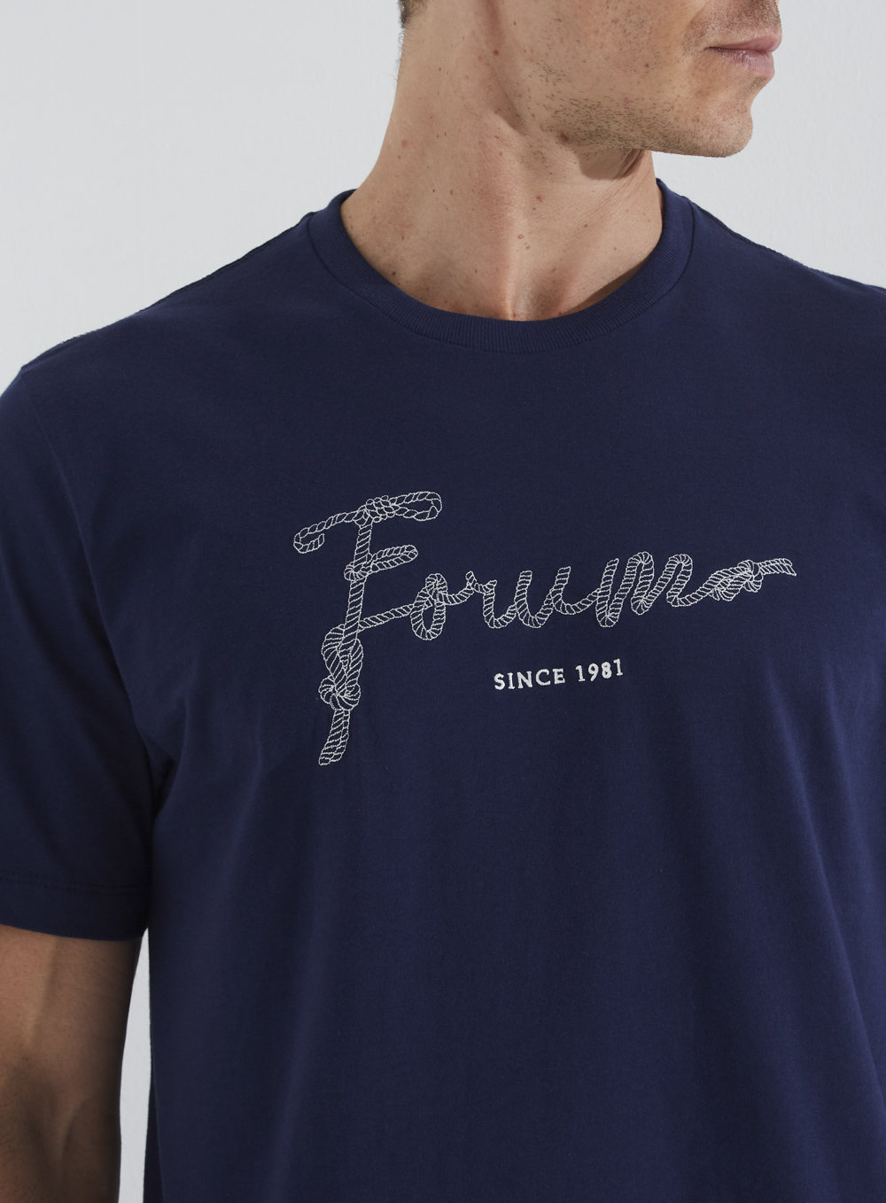 CAMISETA BORDADA M AZUL DARKNESS