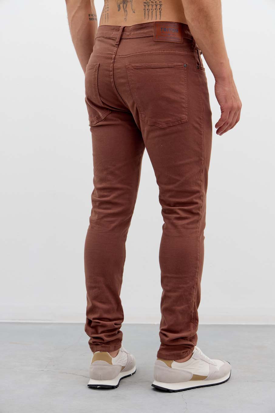 CALÇA SARJA BRUNO 42 MARROM BEATEN BROWN