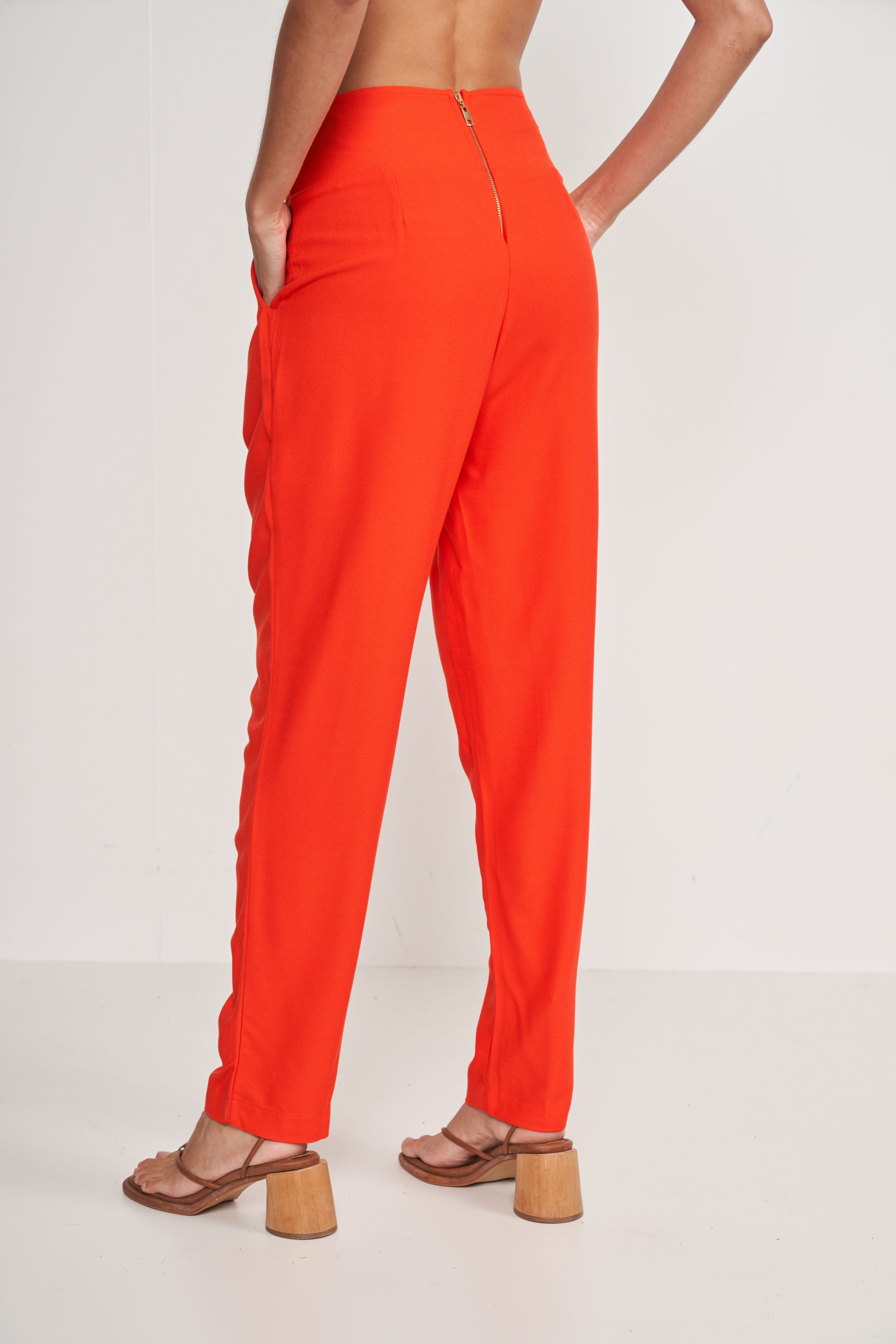CALÇA COLCCI 34 VERMELHO NIVES