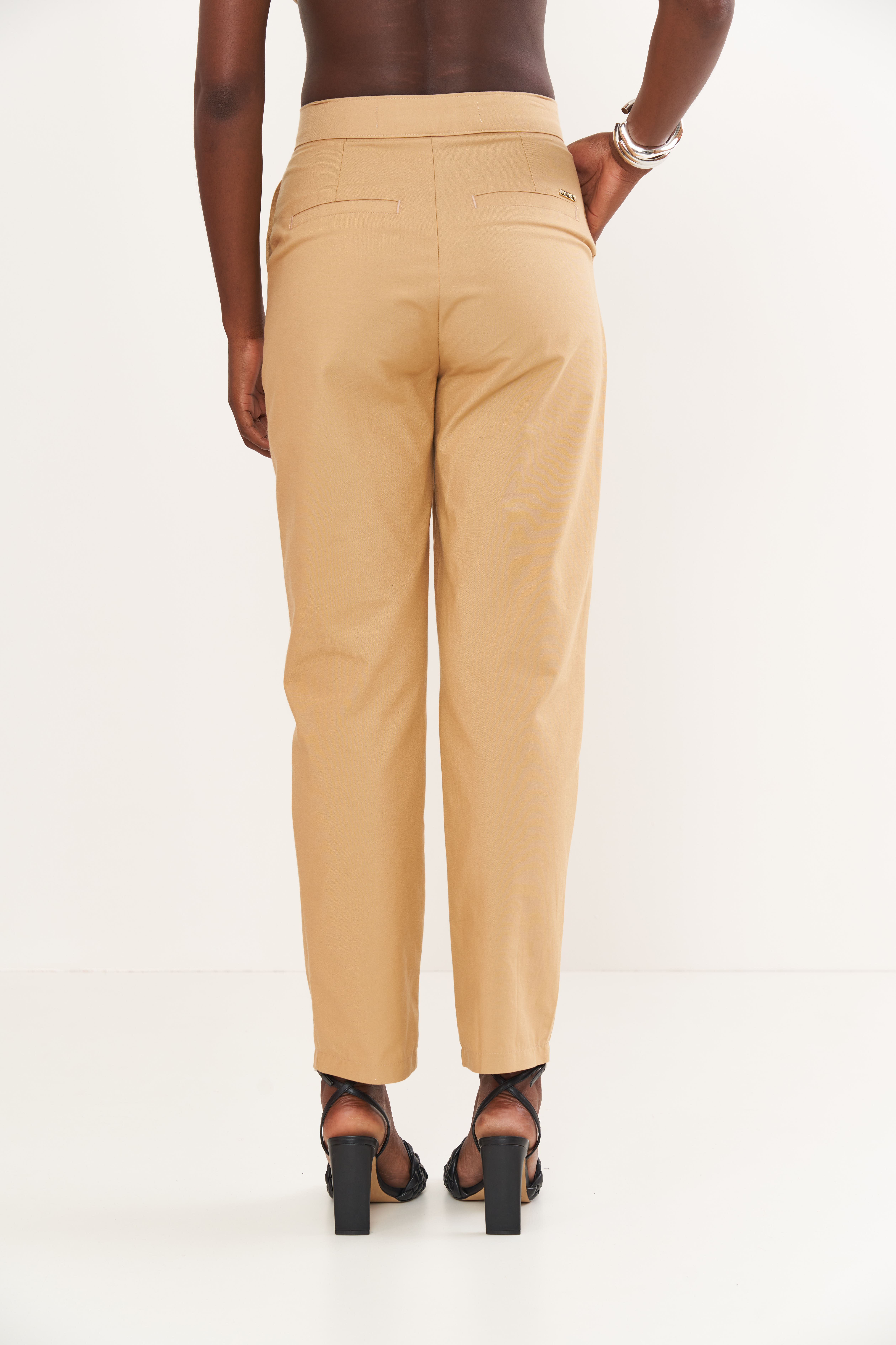 CALÇA COLCCI 34 BEGE FLAVO