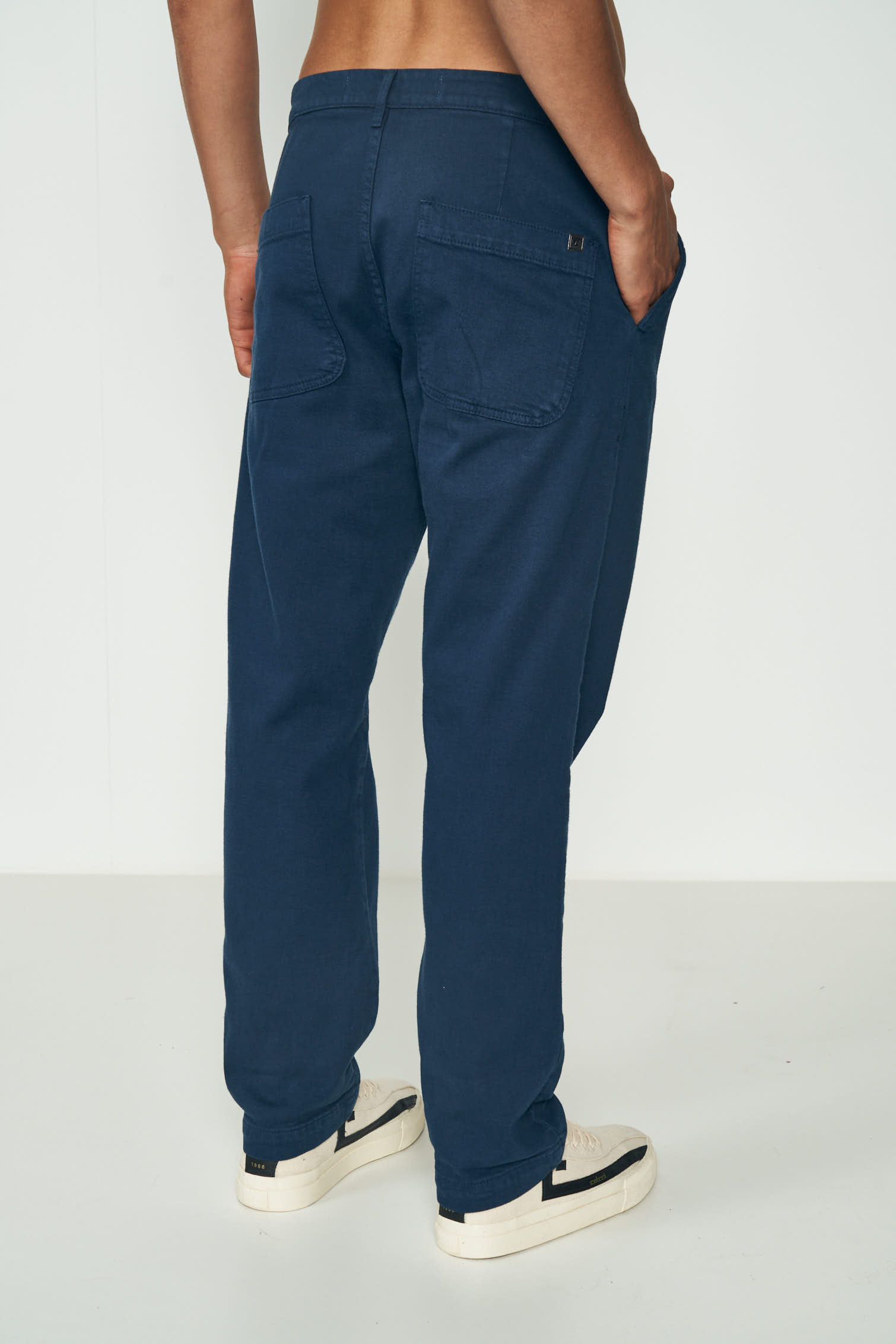 CALÇA SARJA RETA 38 AZUL SIDERAL