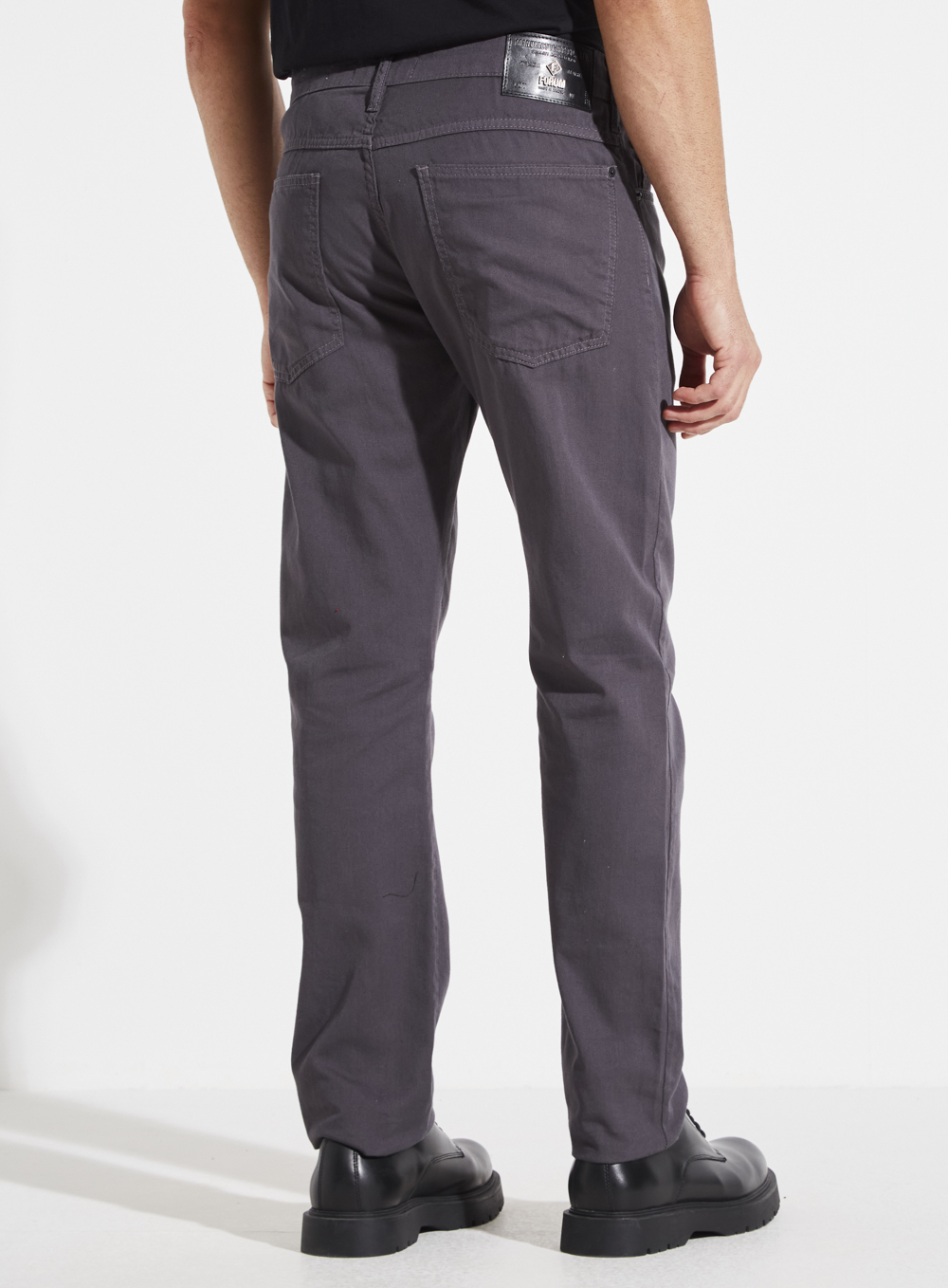 CALÇA SARJA PAUL SLIM 42 CINZA FULIGEM