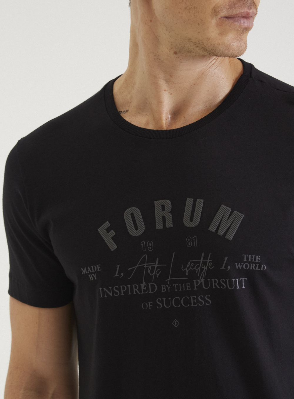 CAMISETA FORUM M PRETO