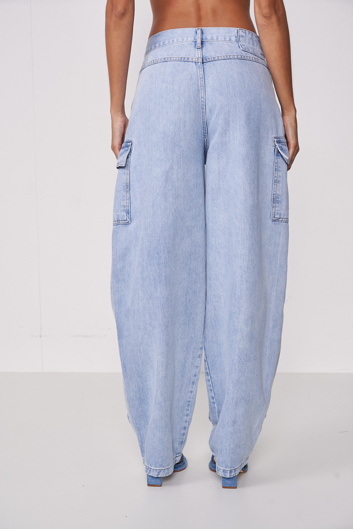 CALÇA JEANS LEONI LOW 36 INDIGO