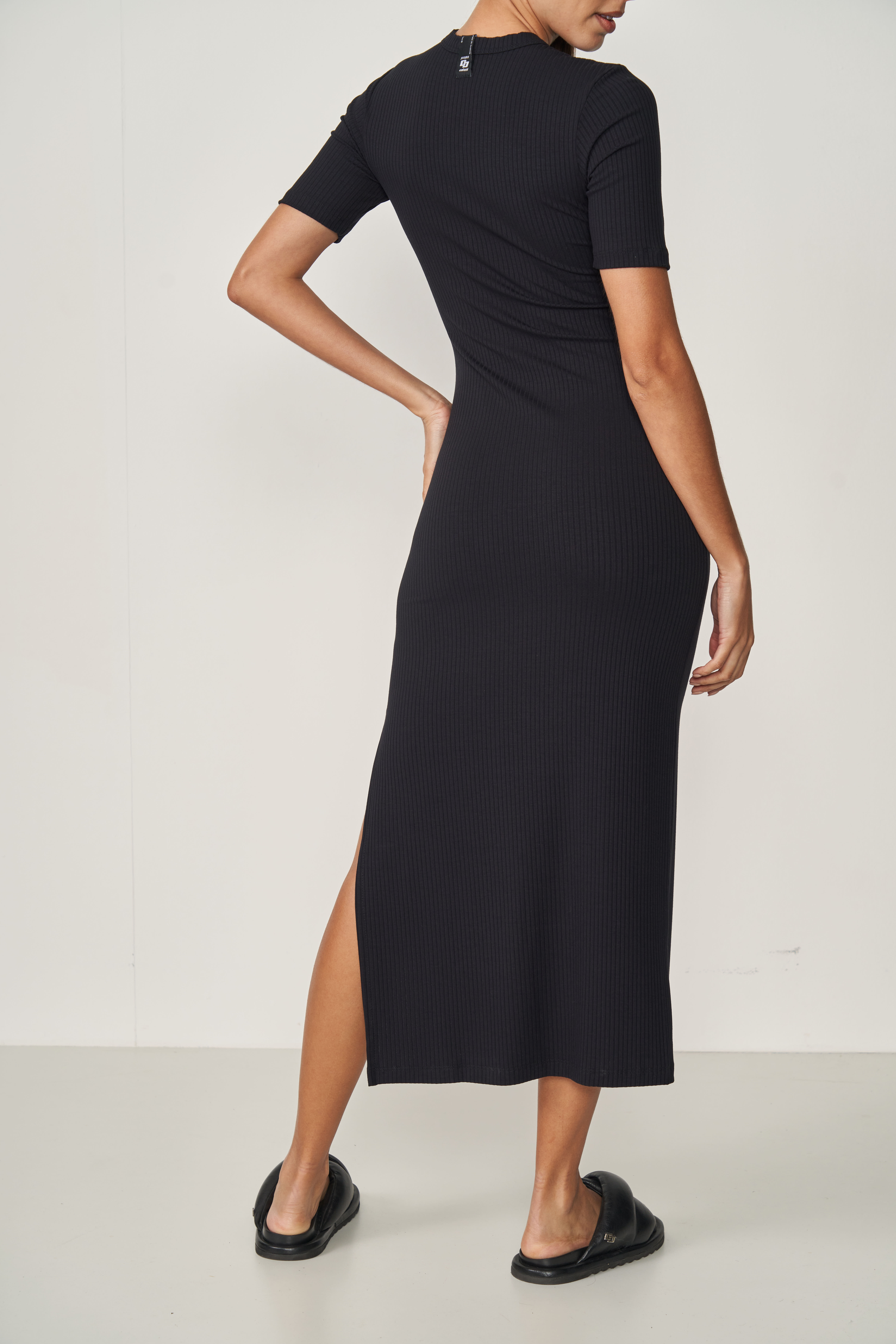VESTIDO CANELADO G VERDE DILLE