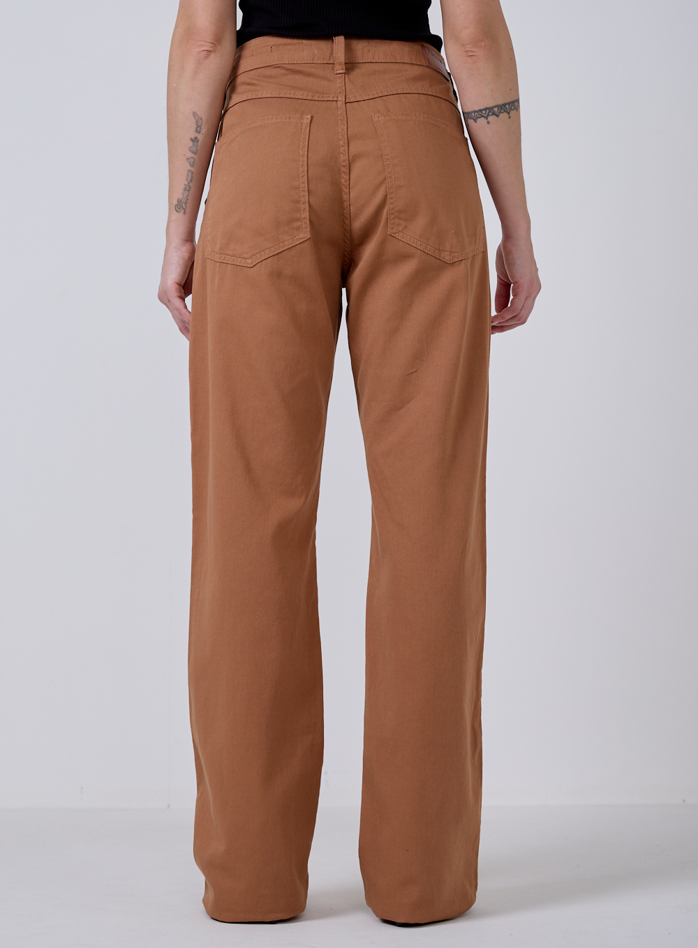 CALÇA SARJA RAQUEL WIDE LEG 38 MARROM LEAO