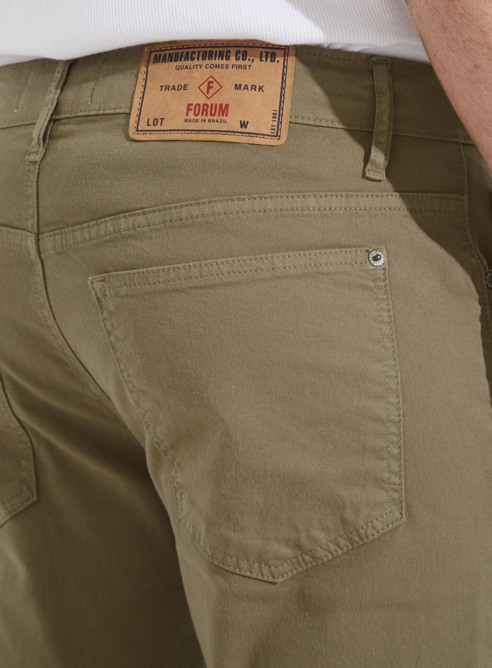CALÇA SARJA IGOR SKINNY 42 MARROM WOLF