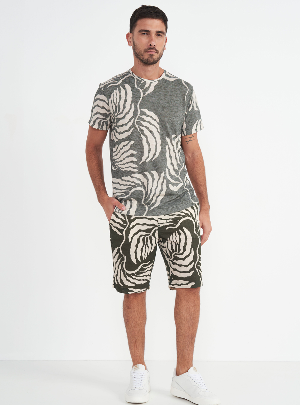 BERMUDA LINHO ESTAMPADA 40 SEAWEED VD.DRA.