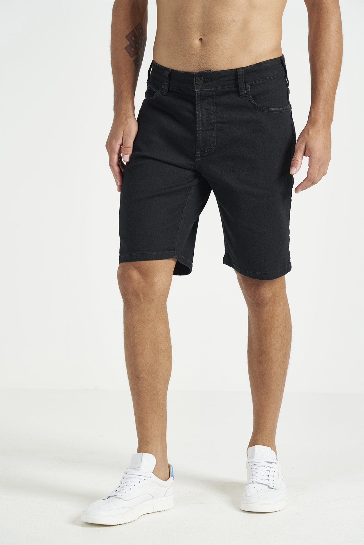 BERMUDA JEANS DAVI 46 IND.PRETO