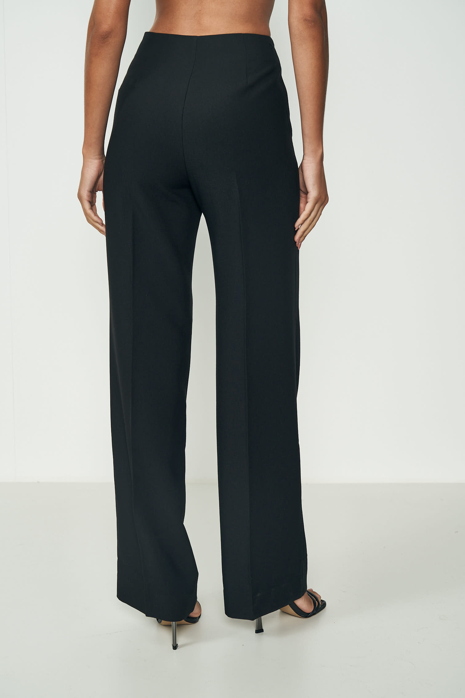 CALCA COLCCI 38 PRETO