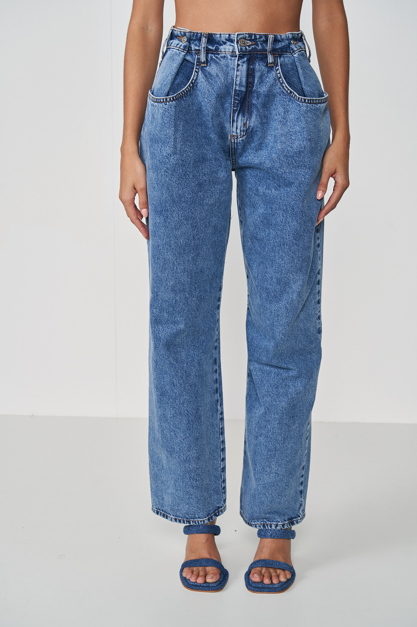 CALÇA JEANS LEONI LOW 44 INDIGO