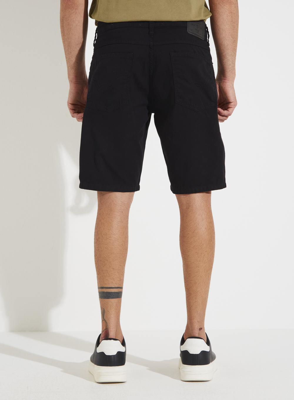 BERMUDA SARJA PAUL SLIM 42 PRETO