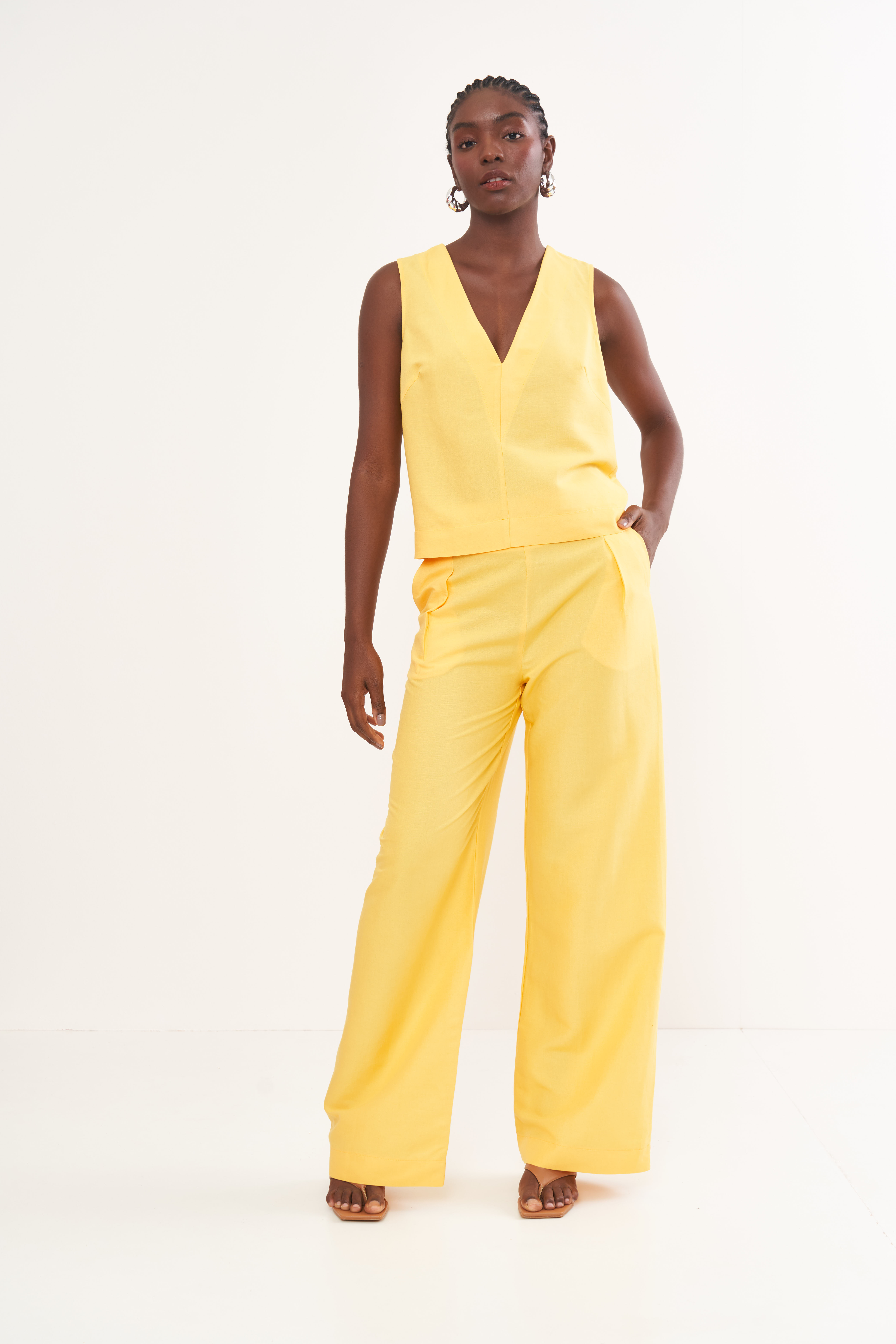CALÇA LINHO 40 AMARELO MACAO