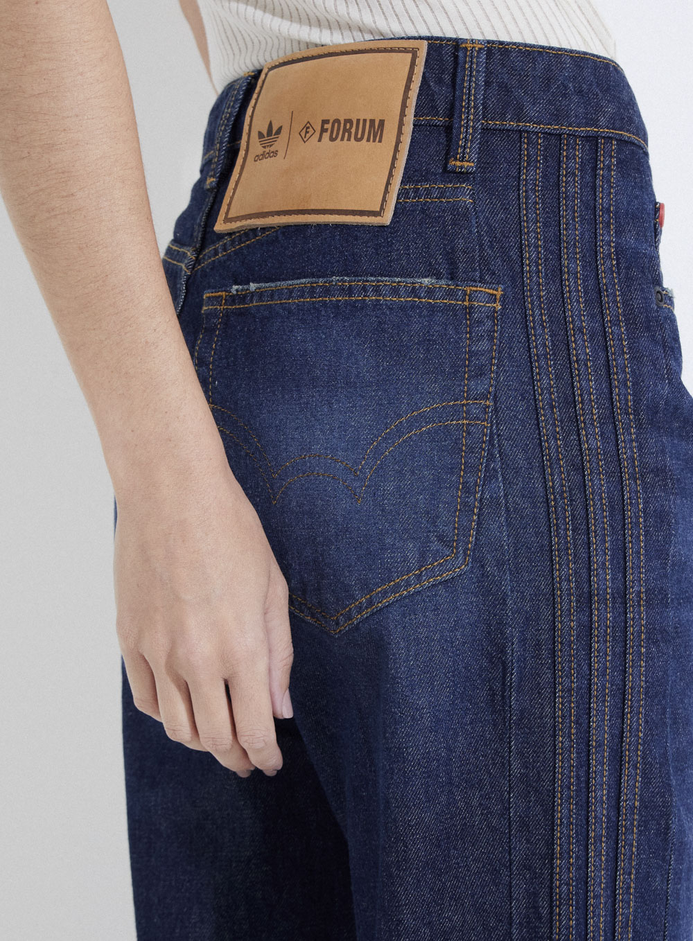CALÇA JEANS LOLA 46 INDIGO CLARO