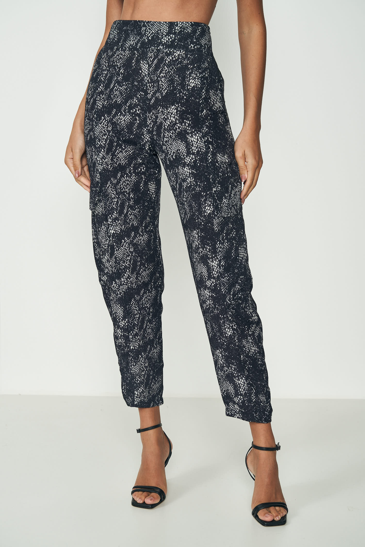 CALÇA ESTAMPADA 40 COBRA P&B