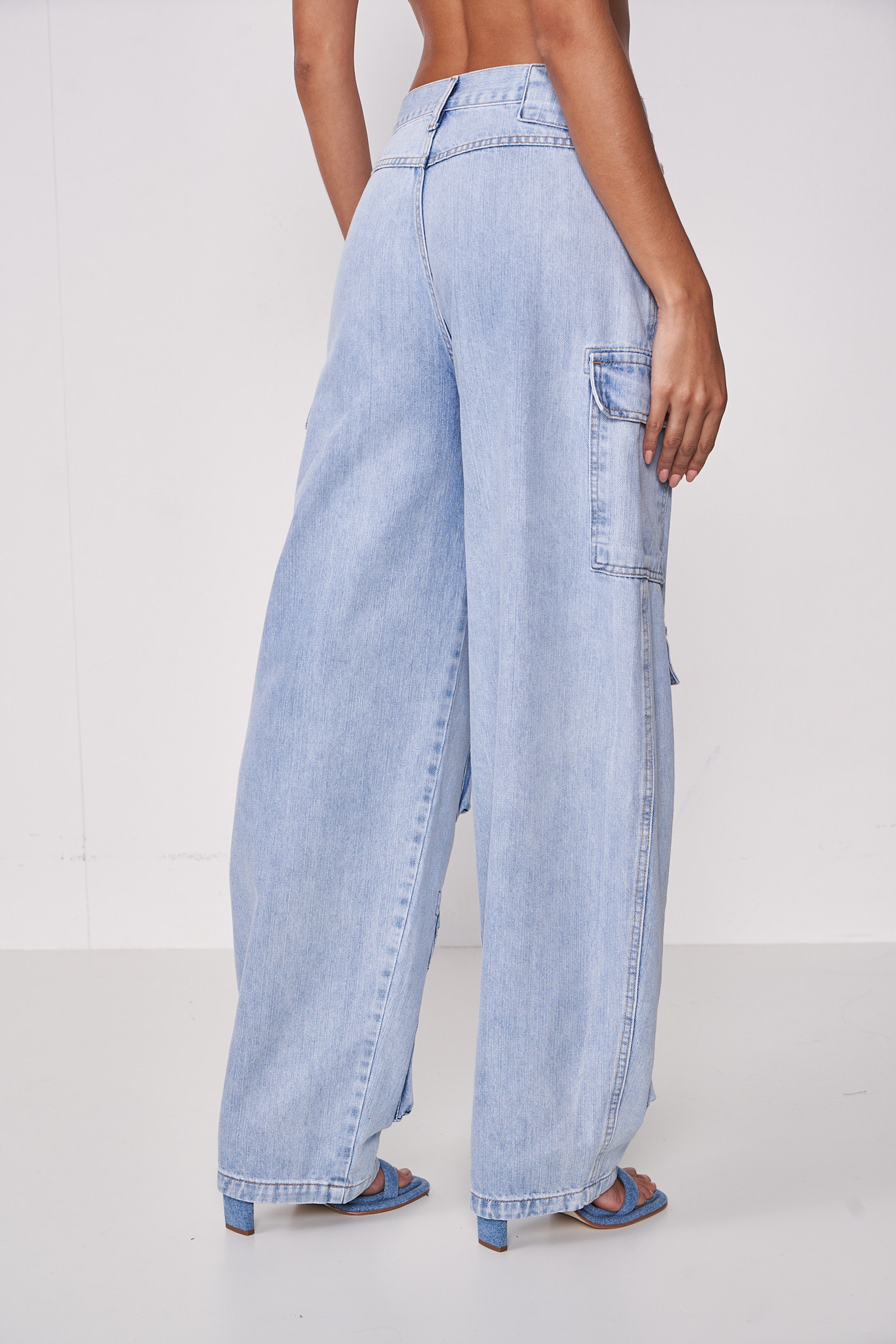 CALÇA JEANS LEONI LOW 36 INDIGO
