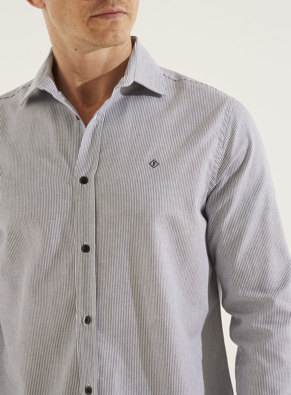 CAMISA LISTRADA SLIM FIT 3 LISTRADO BCO/MA