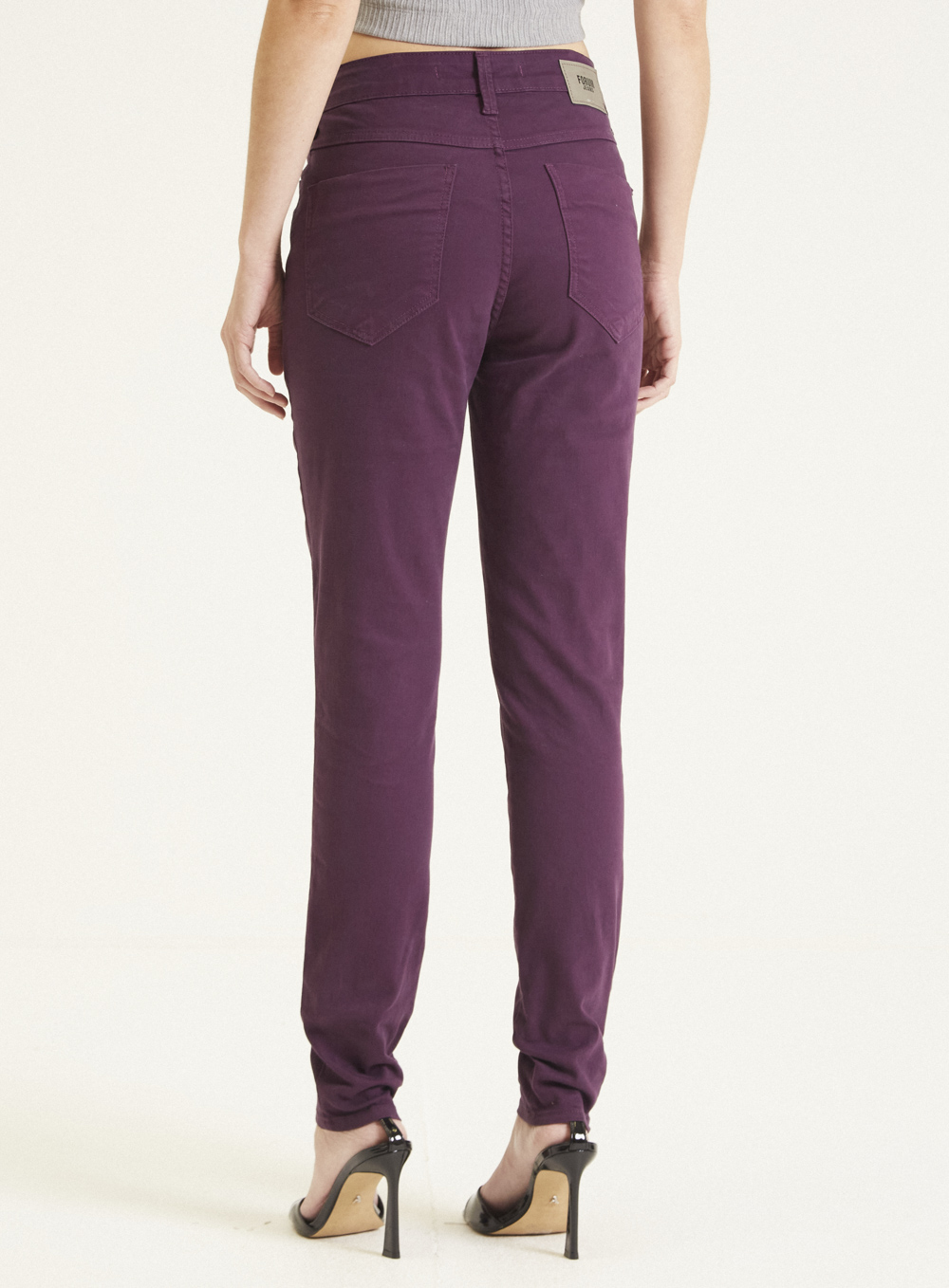 CALÇA SARJA SABRINA 44 OFF SHELL