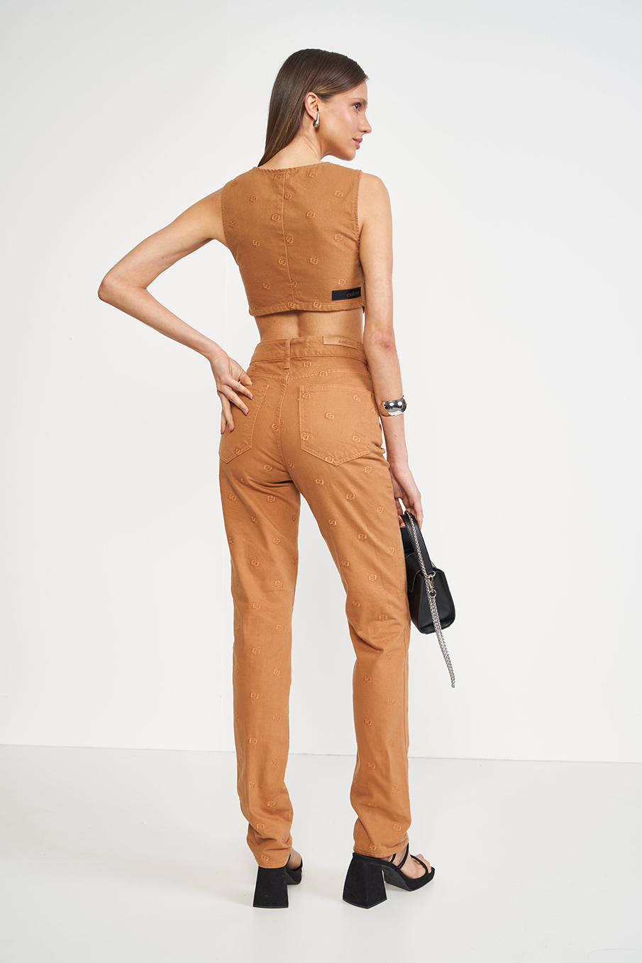 CALÇA SARJA KENDALL 36 MARROM ARENI