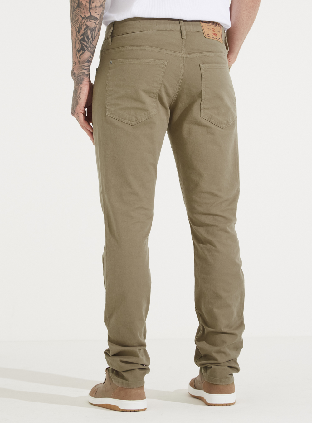 CALÇA SARJA IGOR SKINNY 42 MARROM WOLF