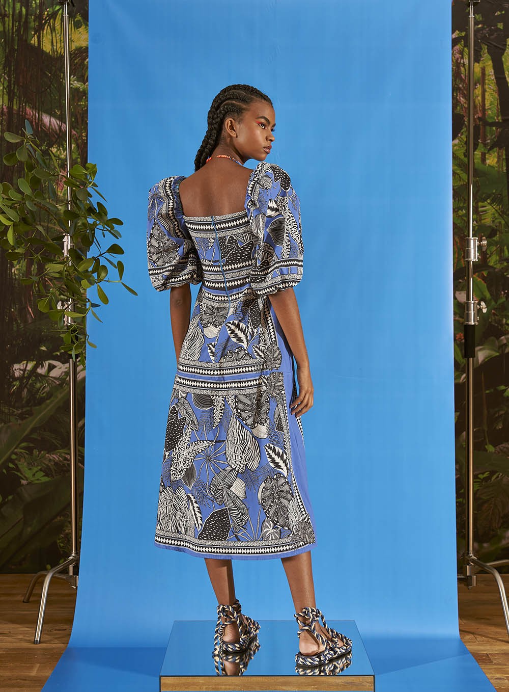 VESTIDO MIDI ESTAMPADO 36 JARDIM ÓPTIC.II
