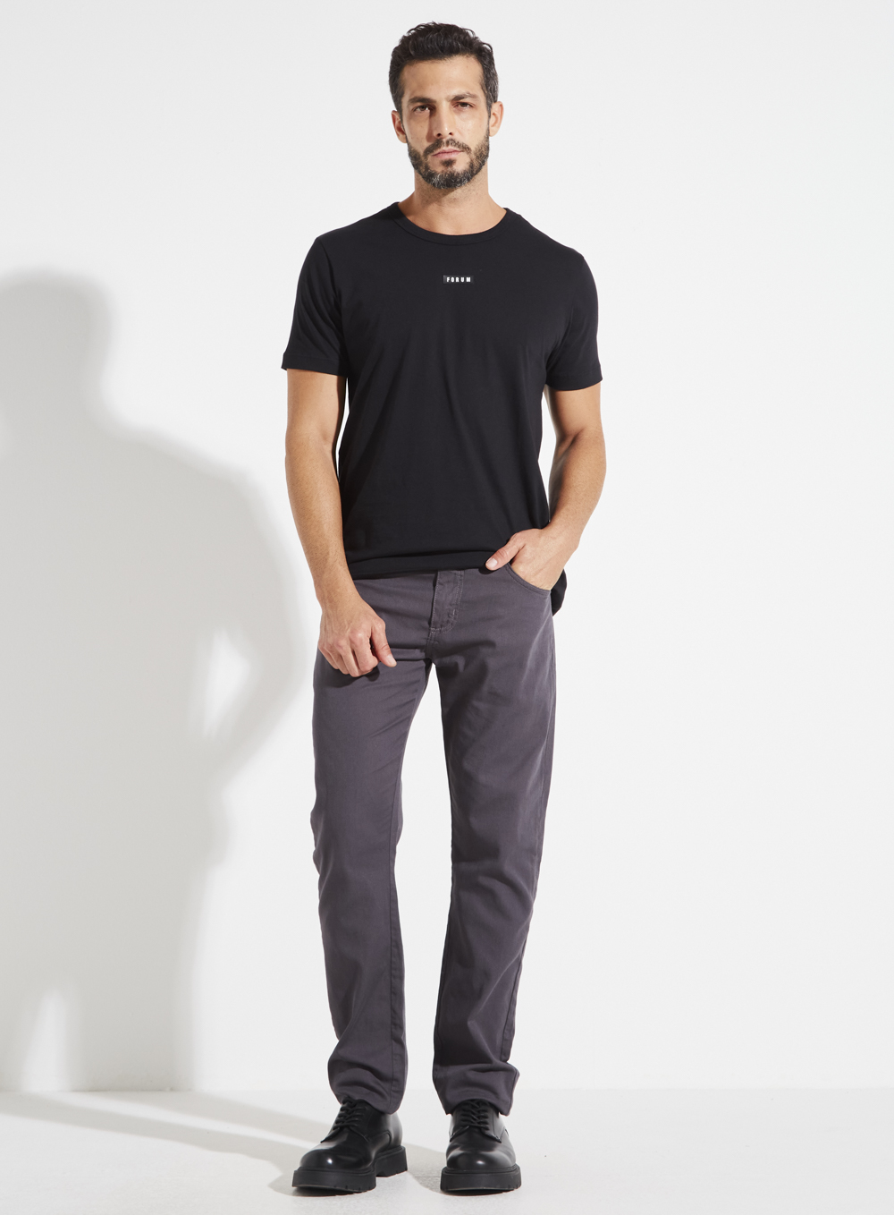 CALÇA SARJA PAUL SLIM 42 CINZA FULIGEM