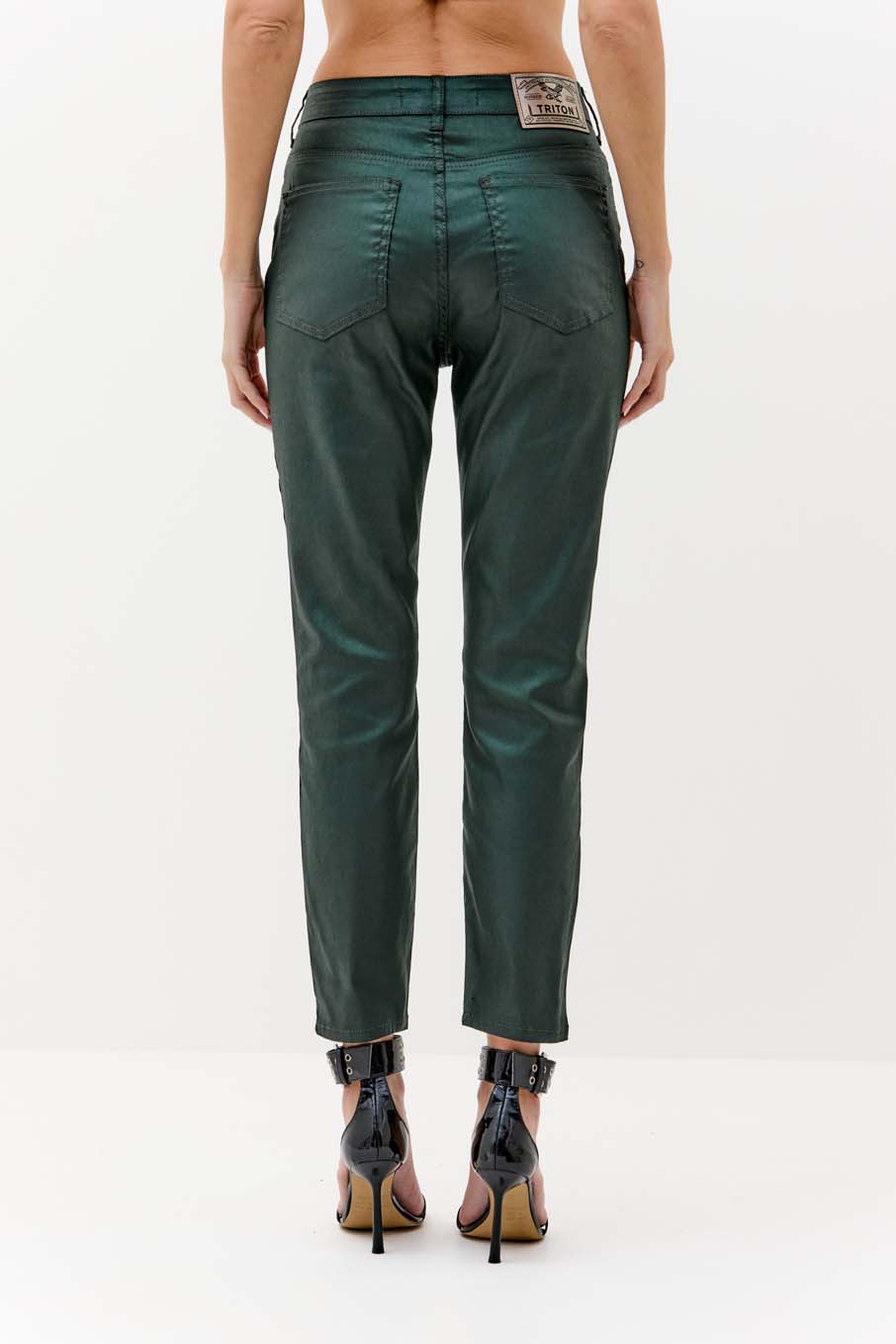 CALÇA SARJA GISELE RESINADA 42 MARROM NOBUCK