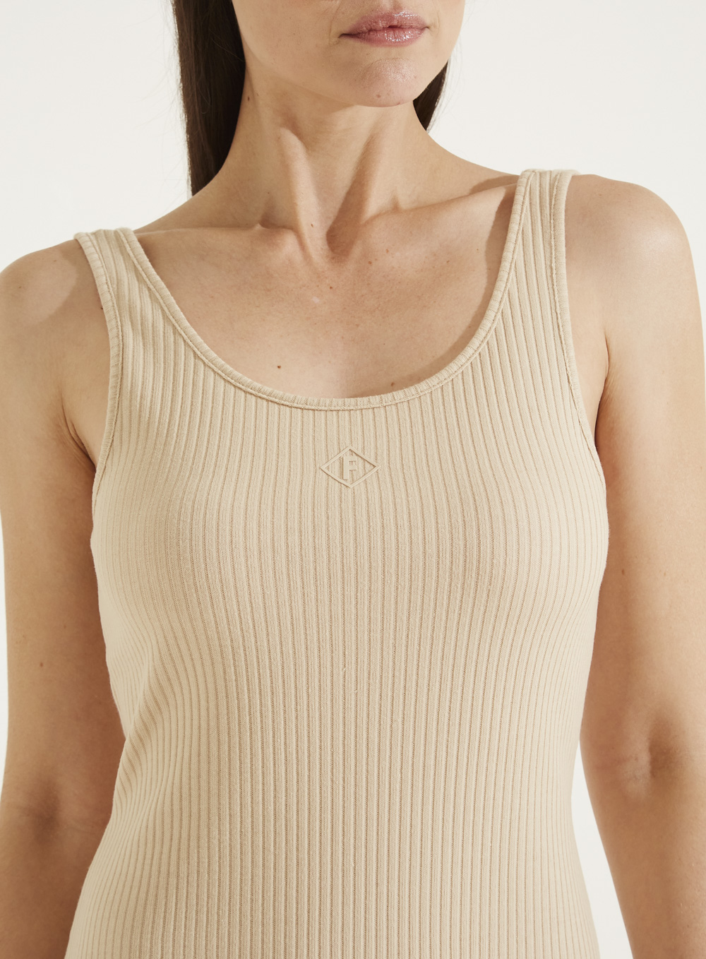 VESTIDO CANELADO P BEGE PILAR