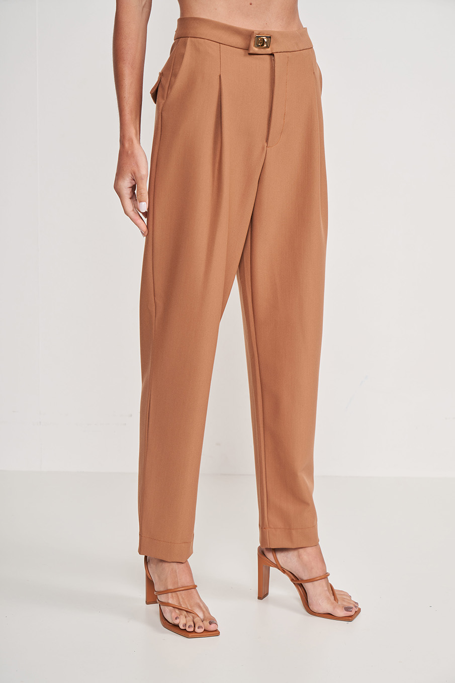 CALÇA COLCCI 44 MARROM DELLE