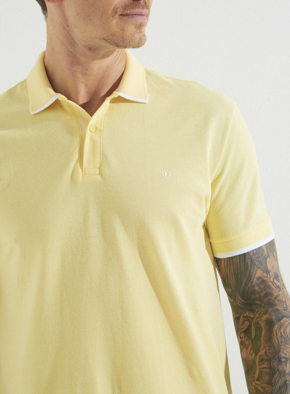 POLO FORUM XGG AMARELO CANARIO