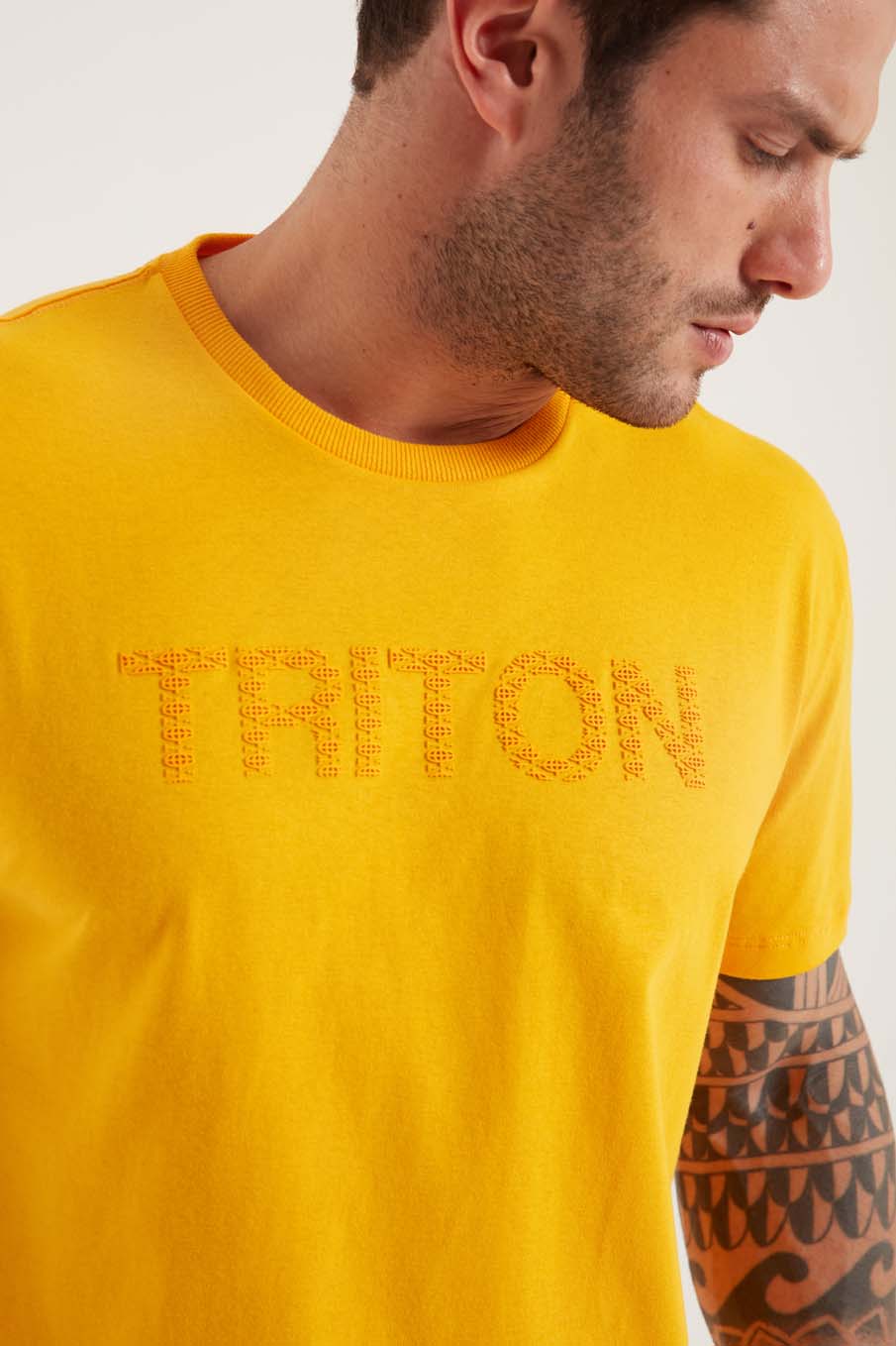 CAMISETA TRITON M AMARELO NAVAJO