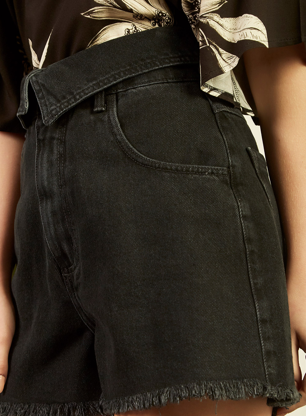 BERMUDA JEANS CLOCHARD 38 IND.PRETO