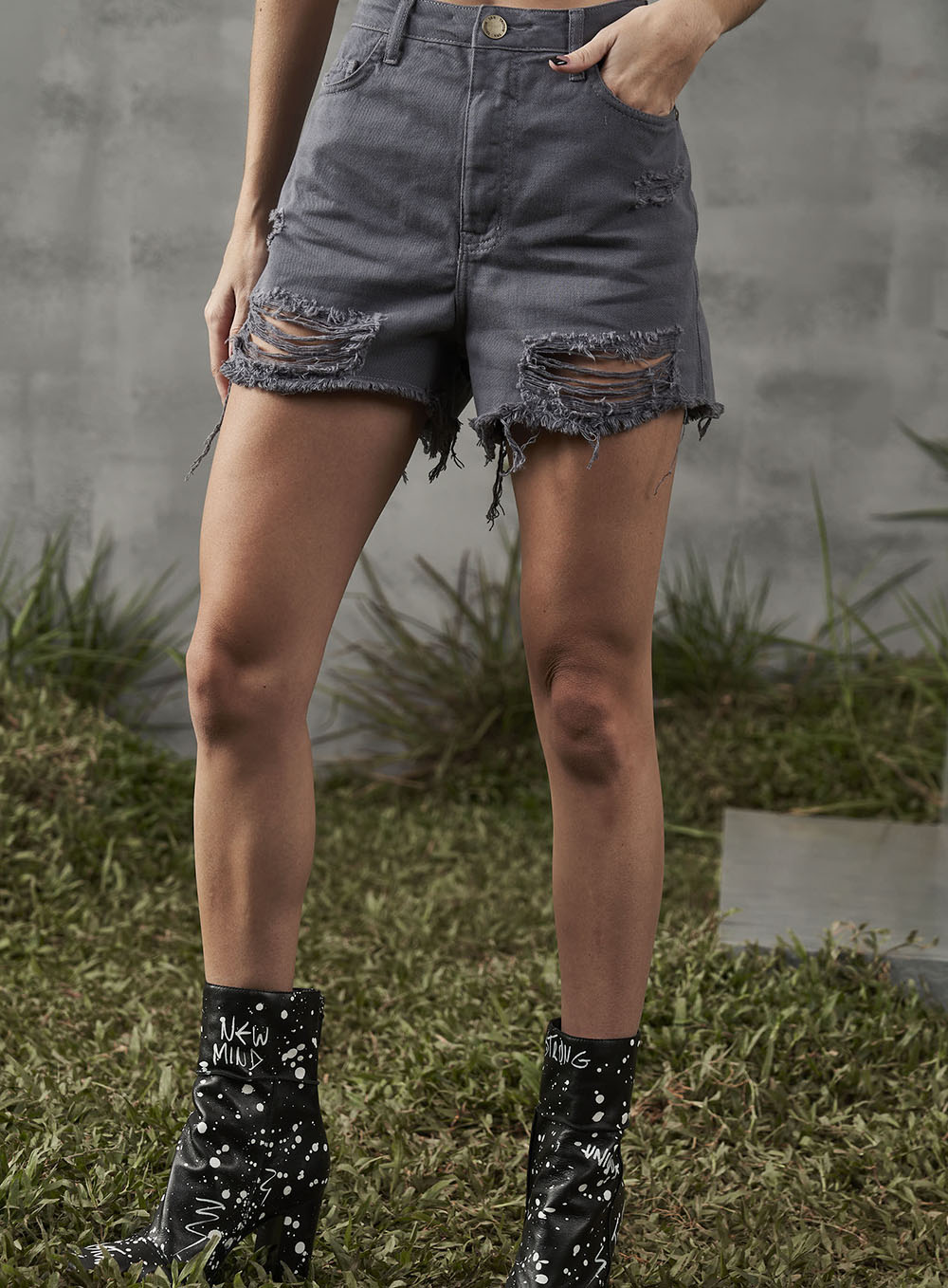 SHORT SARJA KAREN 38 CINZA GRAVIDADE