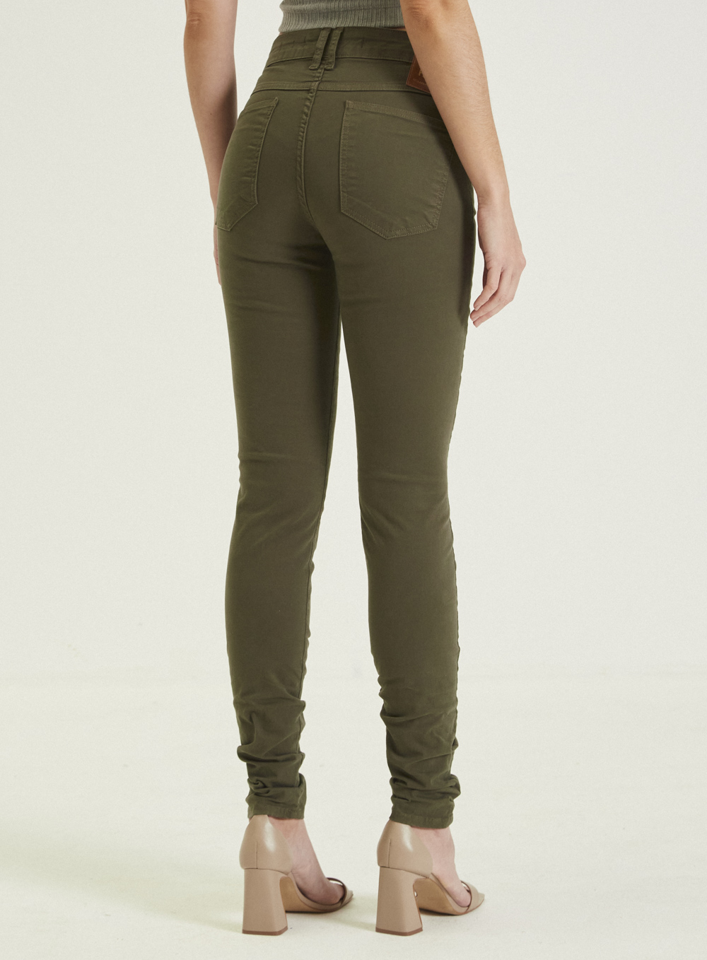 CALÇA SARJA MARISA SKINNY 36 VERDE TARMAC