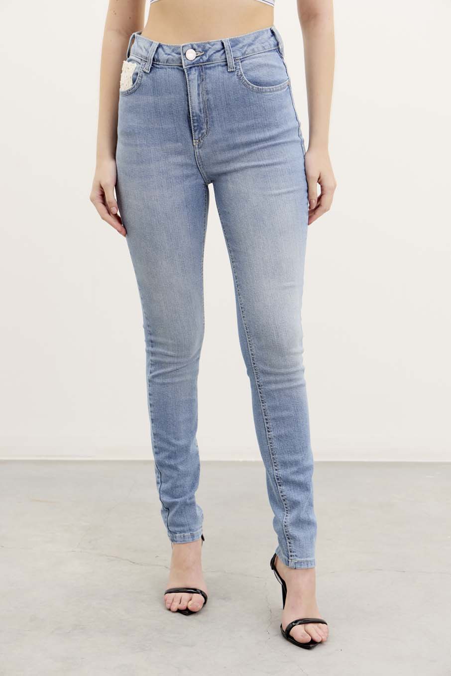 CALÇA JEANS GISELE COM DETALHE PAETÊ 38 INDIGO