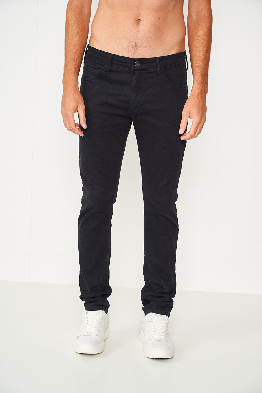 CALÇA  SARJA FELIPE SKINNY 40 PRETO