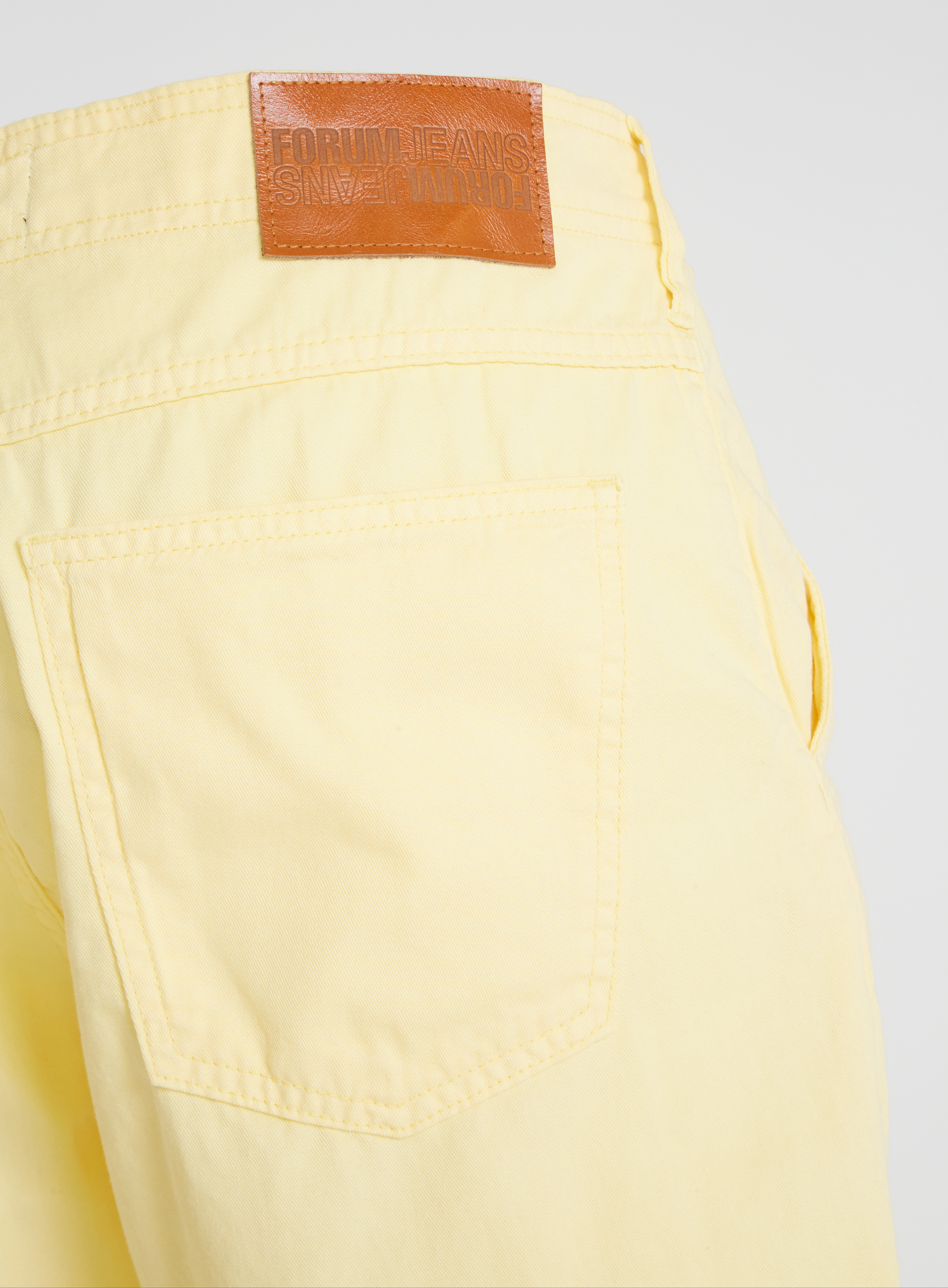 BERMUDA SARJA DOM 40 AMARELO MULAN