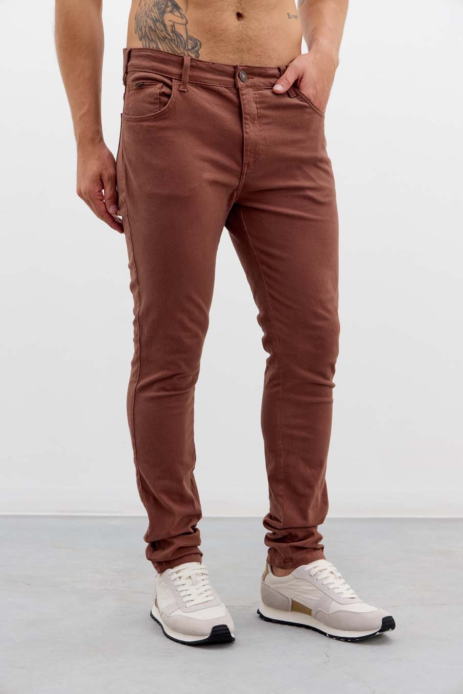 CALÇA SARJA BRUNO 42 MARROM BEATEN BROWN