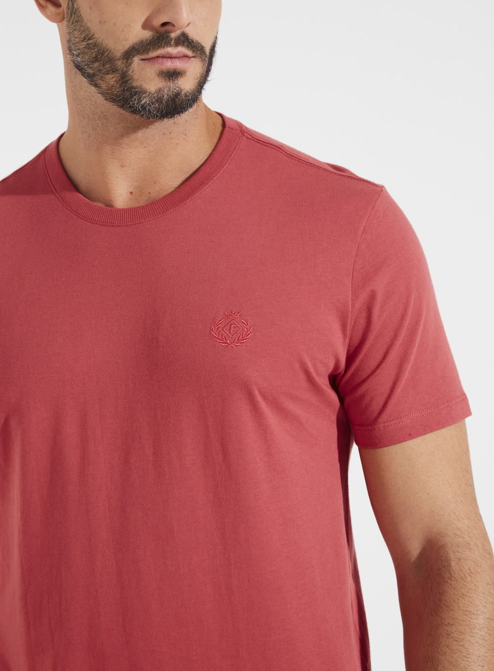 CAMISETA FORUM M VERMELHO ZOE