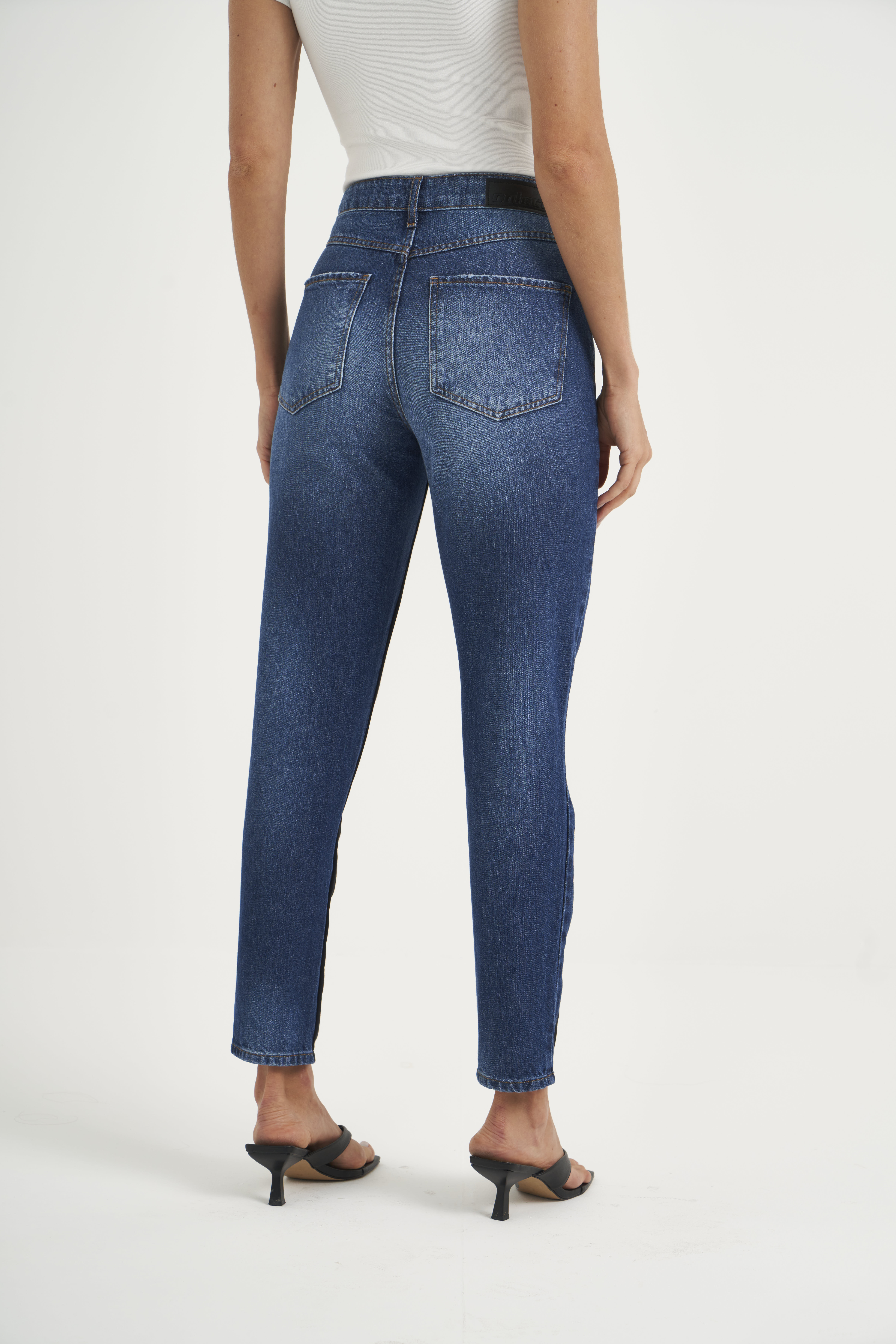 CALÇA COLCCI 40 INDIGO/PRETO