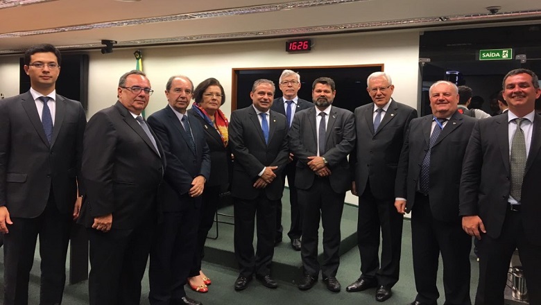 Diretoria da APMP acompanha última semana de trabalho parlamentar em Brasília